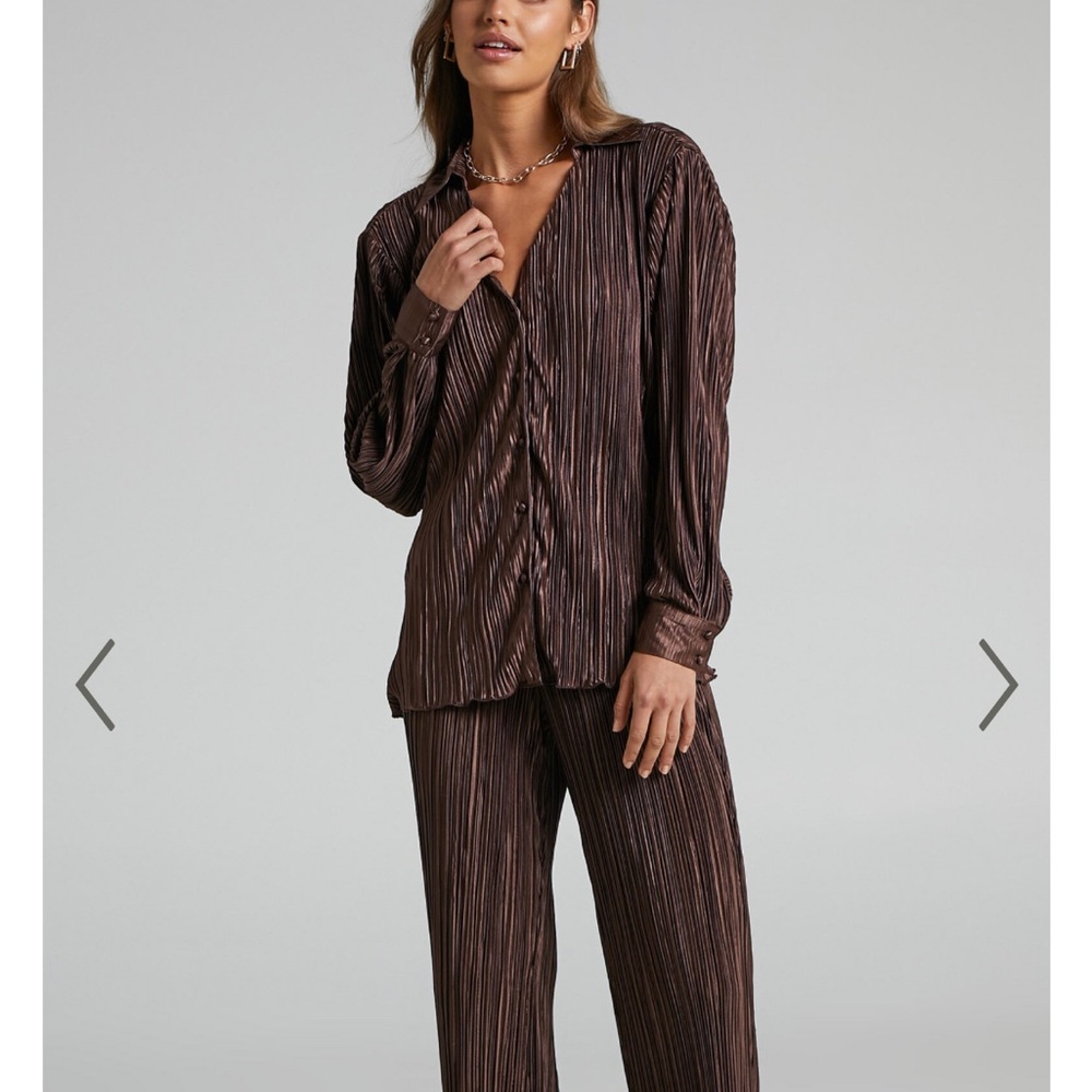 NWT showpo button up satin shirt